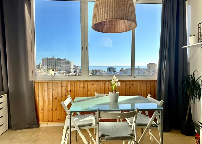 Cozy Fuengirola Apartment With Sea View & Pool
