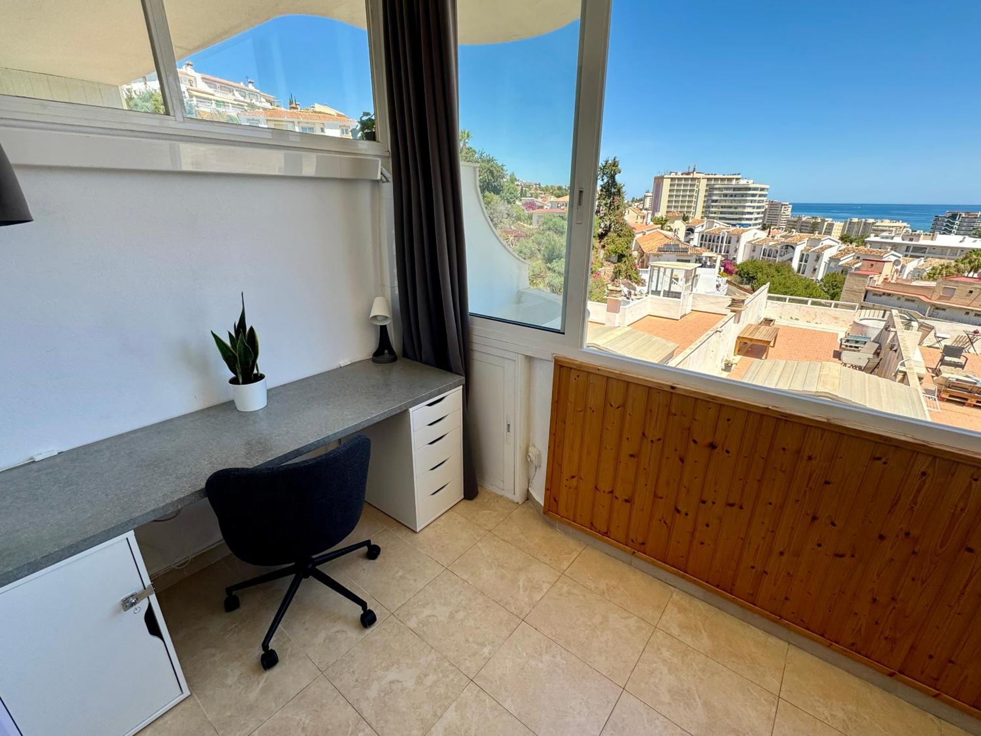 Cozy With Sea View & Pool Apartamento Fuengirola