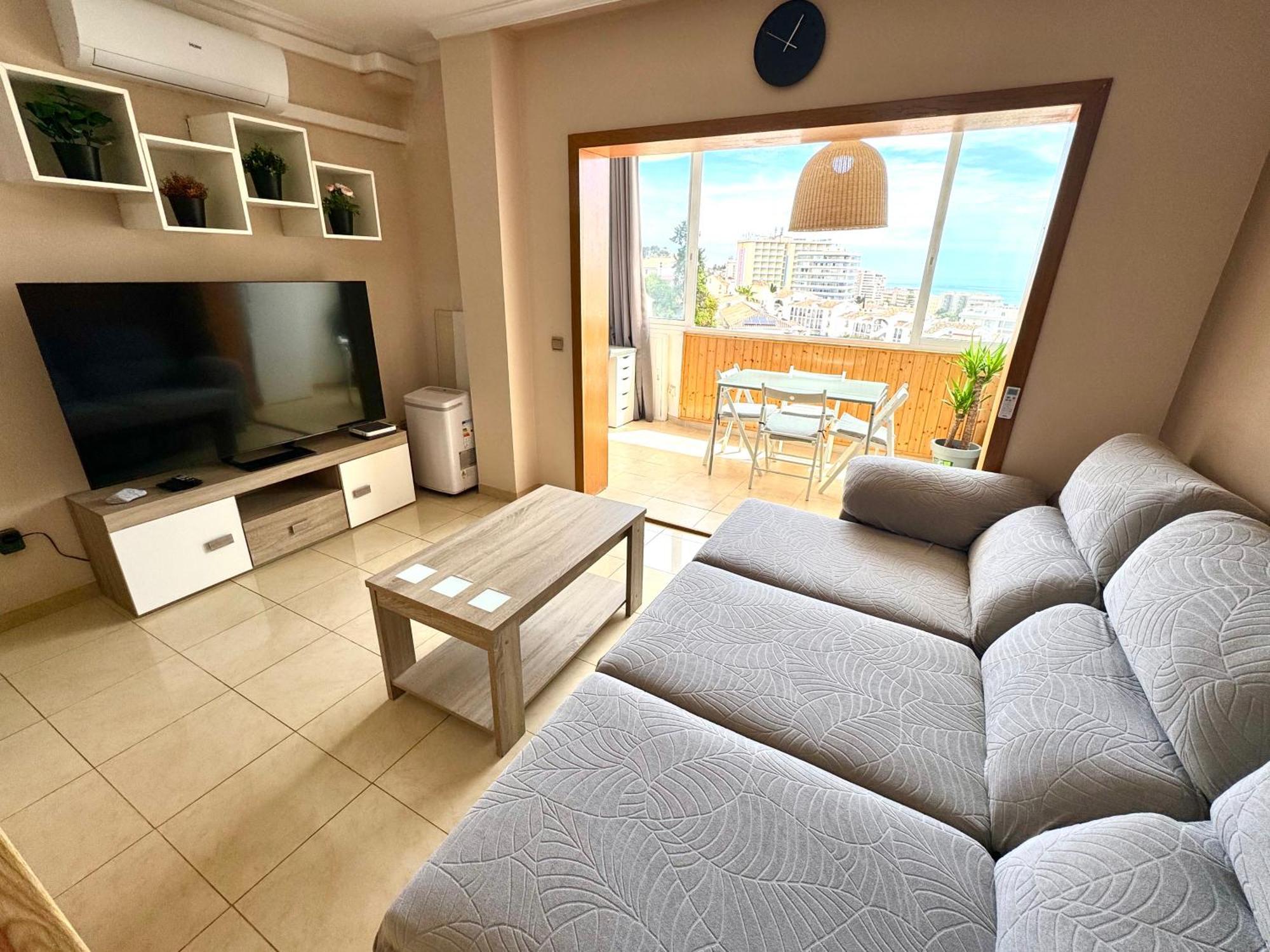 Cozy With Sea View & Pool Fuengirola